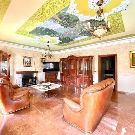 Del Arte Villa *