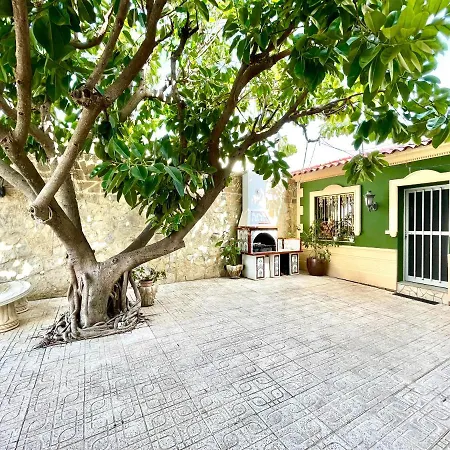 Del Arte Villa *